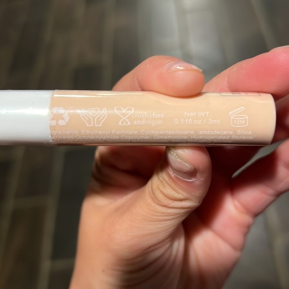 Eye Primer by m2ü nyc - Picture 2 of 2